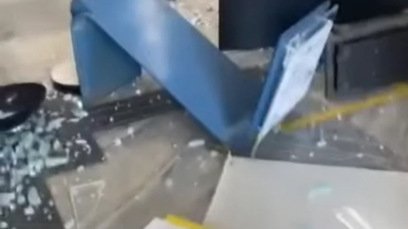 Homem entra em agência do Branco do Brasil e quebra tudo em Batalha