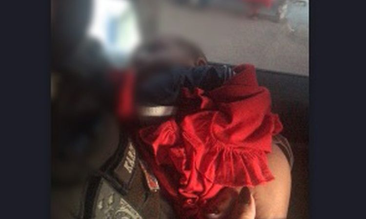 Equipe médica estima que criança encontrada em caixa de sapato tem entre um e dois dias de vida