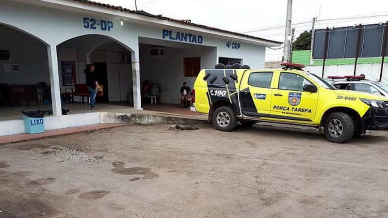 Dupla armada assalta estudante que estava indo para a escola em Arapiraca