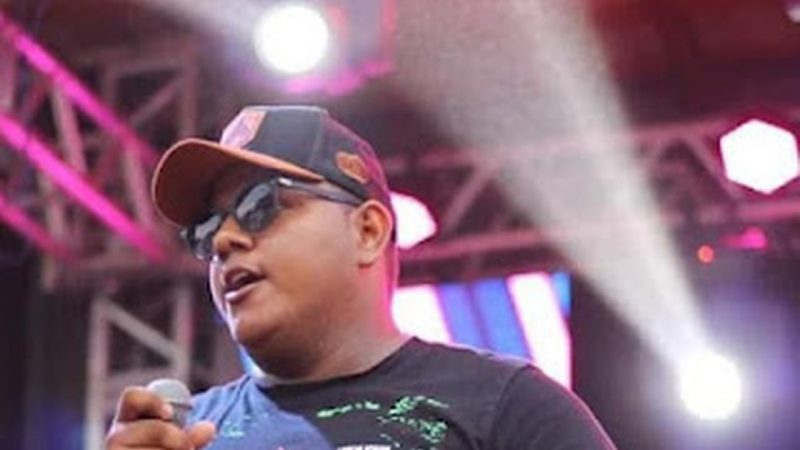 Cantor alagoano Lipinho Chamega morre após acidente de moto em Delmiro Gouveia