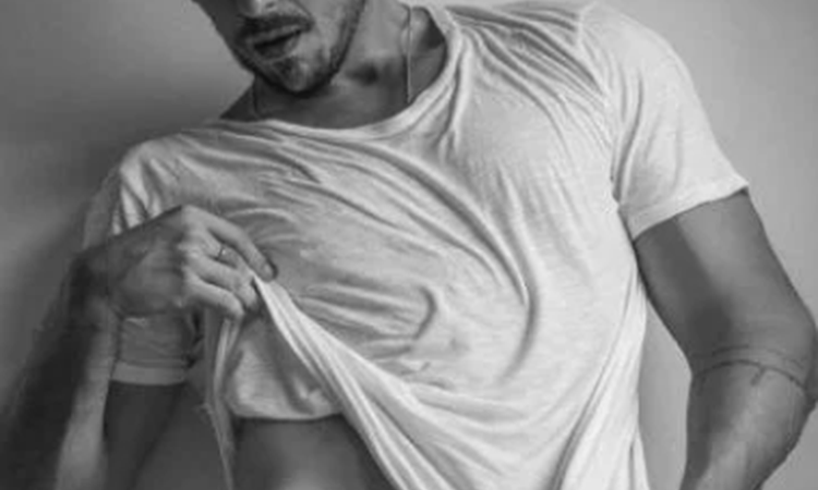 Após dizer que chora transando, João Vicente aprende sobre sexo tântrico