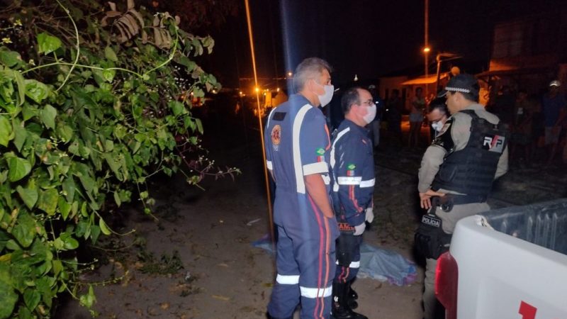 Jovem é morto a tiros em emboscada enquanto retornava para casa