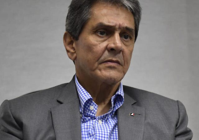 Roberto Jefferson desrespeita ordem de prisão do STF e ataca policiais federais com fuzil e granadas