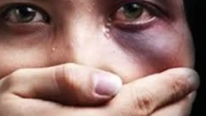 Adolescente é estuprada em casa após encontro marcado pela internet em AL