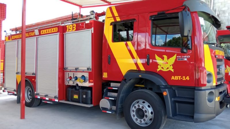 Condutor morre após ficar preso às ferragens durante colisão entre veículos na AL-220