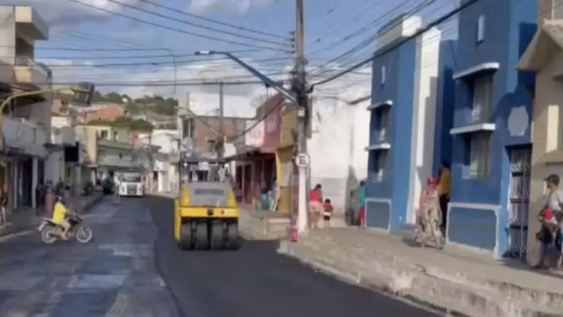 No Sertão, Mata Grande ganha pavimentação asfáltica em 18 ruas pelo governo de AL