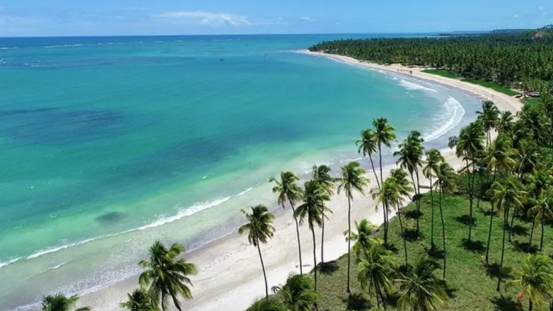 Setor turístico de Porto de Pedras ganha força econômica com mais uma premiação da Praia do Patacho