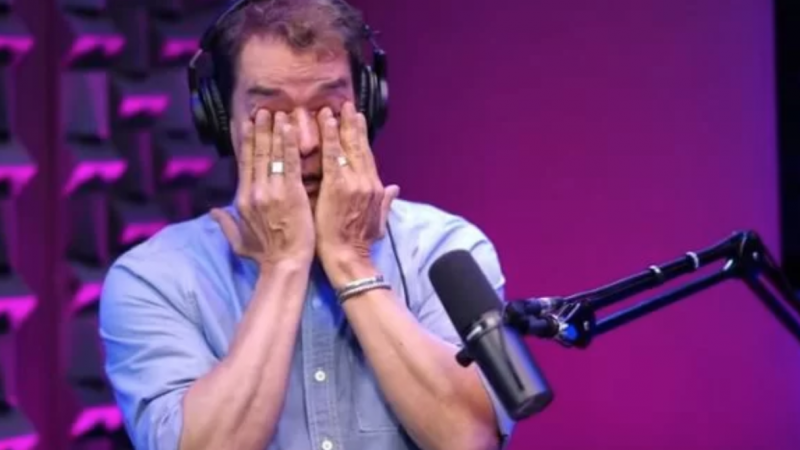 Marcello Antony chora ao contar que filho era soropositivo