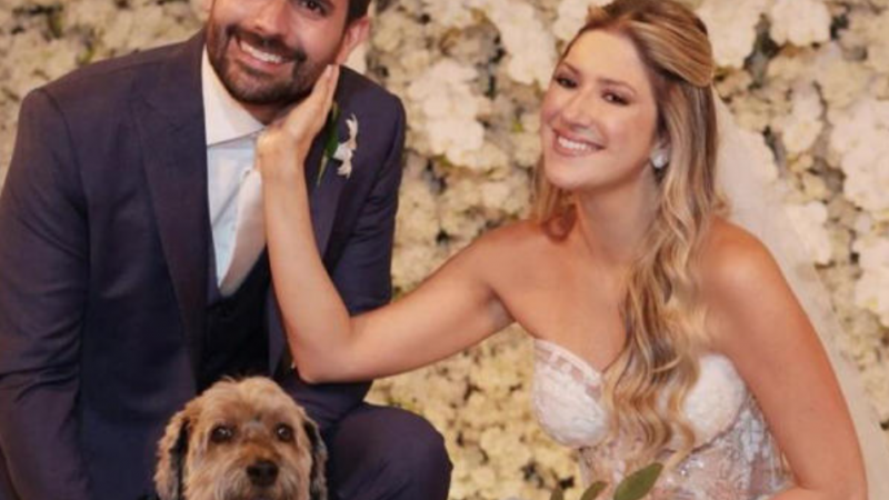 Casamento de Dani Calabresa tem cachorro de black tie e show de Luan Santana
