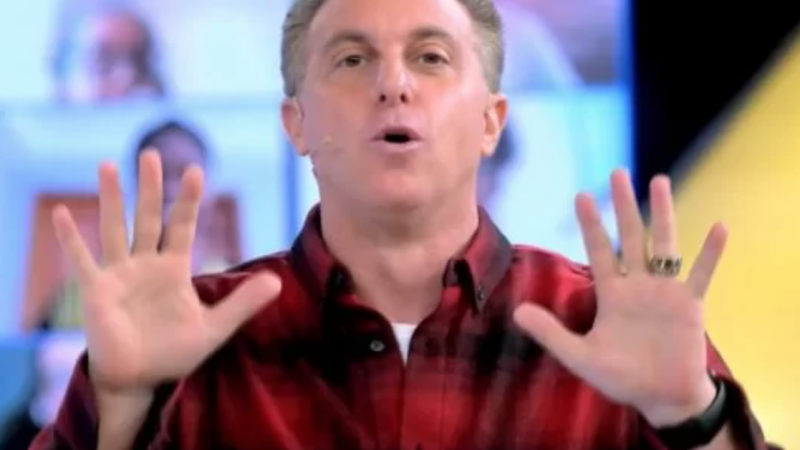 Luciano Huck critica ataques a Gilberto Gil e Neymar na Copa do Mundo