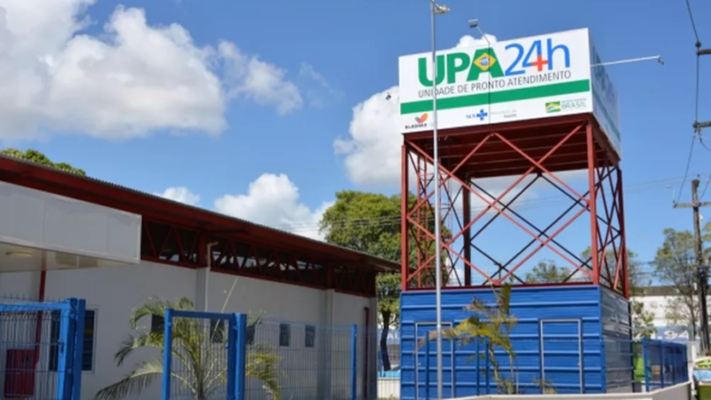 Homem invade UPA do Tabuleiro, em Maceió, agride médico e três policiais militares