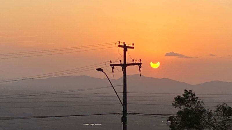 Eclipse solar atrai multidão para a Serra do Goiti em Palmeira dos Índios