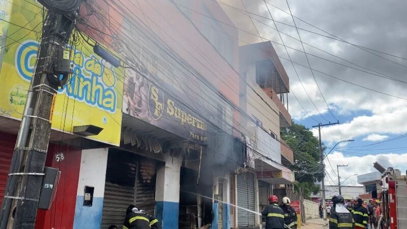 Incêndio em Mercadinho Mobiliza Corpo de Bombeiros, SMTT e Equipes de Apoio em Palmeira dos Índios
