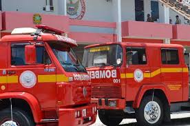 Três veículos se envolvem em acidente grave na Via Expressa