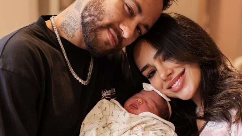 Bruna Biancardi confirma término com Neymar pelas redes sociais