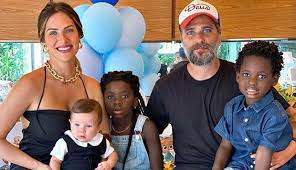 Giovanna Ewbank deixa suas atividades na TV por conta do processo de adoção da sua primeira filha