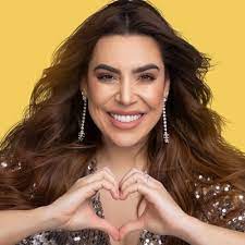 Cantora Naiara Azevedo procura delegacia após sofrer violência doméstica