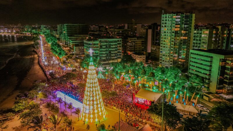 Confira como foi a abertura de Natal na orla de Maceió