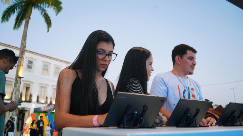 Governo de Alagoas garante 10 mil bolsas de cursos para alunos da rede estadual em parceria com o Google