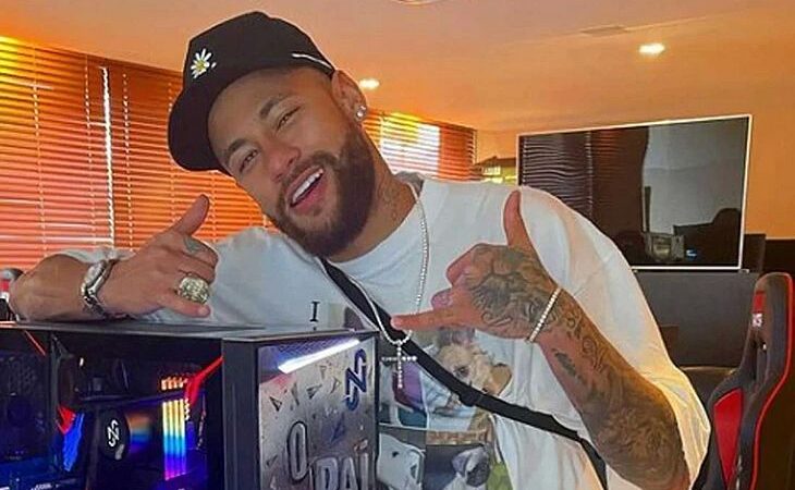 Cruzeiro do Neymar tem craque cheio de ouro, filho dançarino e suposto deboche à ex