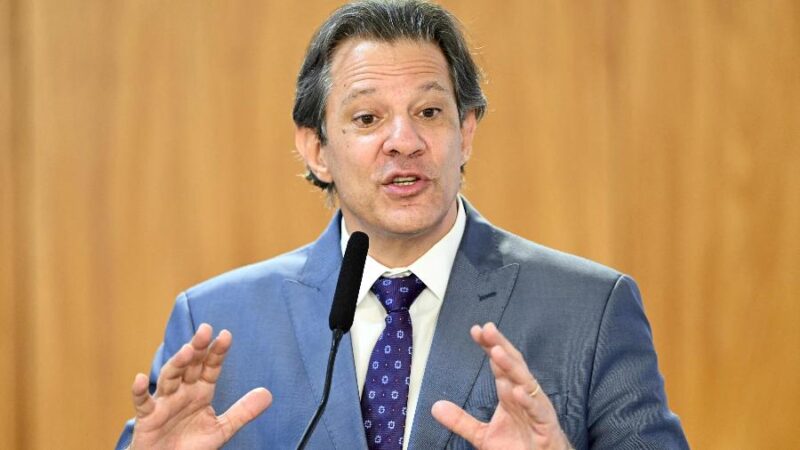 Ministro da Fazenda propõe reoneração gradual da folha de pagamento para equilibrar as contas públicas