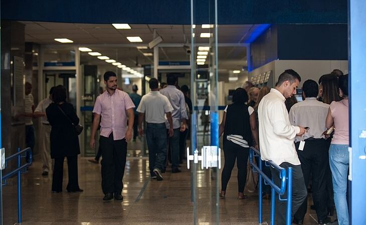 Confira o funcionamento dos bancos nos feriados de Natal e no Ano-Novo