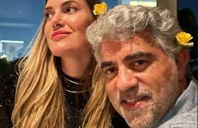 Despedida Emocional: Namorada chora a perda do empresário – “Meu Coração Está em Prantos”