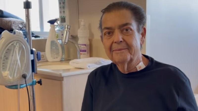 Faustão revelou ter sofrido duas quedas, que resultaram em uma costela quebrada, após transplante do coração