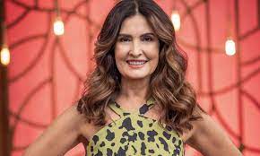 ”Quase Sambando”: Fátima Bernardes Compartilha Sua Jornada de Recuperação Após Lesão no Pé