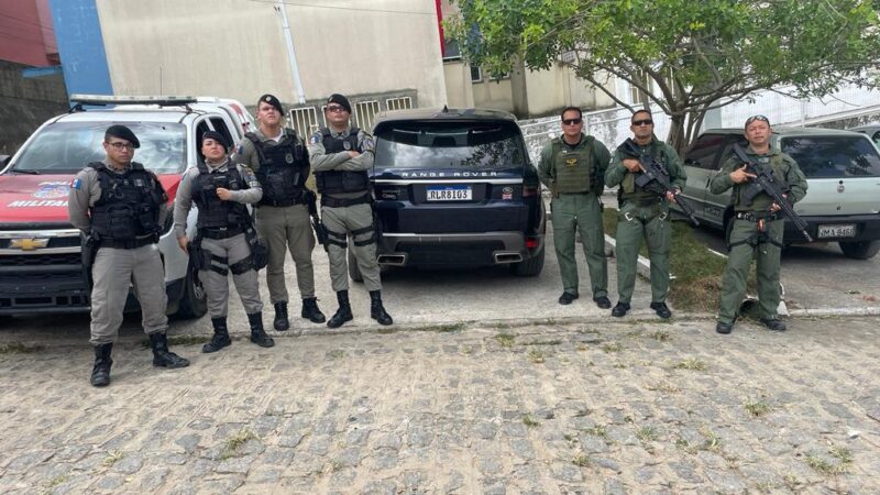 Forças policiais encontram carro de luxo furtado de loja na Serraria