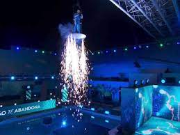 Entrada surpreendente de Belo na festa do BBB 24 agita as redes: Gracyanne está segurando