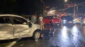 Grave acidente na Leste Oeste, Maceió: Motociclista morto e gestante ferida em colisão envolvendo cinco veículos