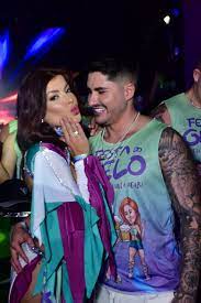 Jaquelline Grohalski exibe aliança especial de dois meses de namoro com Lucas Souza em clima romântico na Paraíba