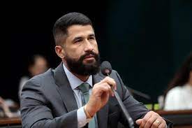 Deputado Fabio Costa denuncia desperdício de recursos na segurança pública em Alagoas