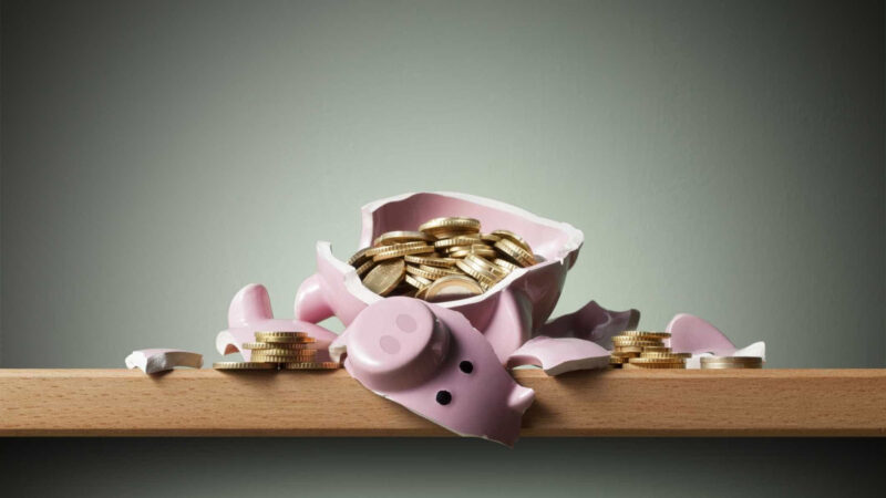 Brasileiros retiram R$ 87,8 bilhões da poupança em 2023