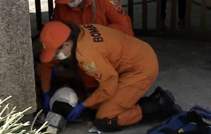 Ladrão é agredido por população ao tentar roubar bicicleta de entregador na Pajuçara, em Maceió