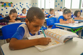 Ano letivo tem início em escolas estaduais e municipais de Maceió nesta quinta-feira