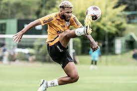 Santos sofre transfer ban devido a dívida com ex-treinador Fabián Bustos, impedindo inscrição de reforços