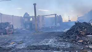 Focos de incêndio persistem após 36 horas em Madeireira do Barro Duro