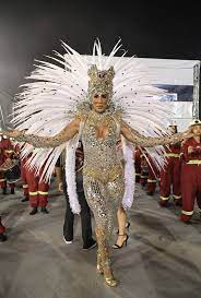 Pepita brilha como madrinha de bateria na unidos de São Lucas, sucessora de Vera Verão