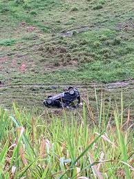 Veículo sai da pista e capota em ribanceira na BR-316, em Atalaia, Alagoas