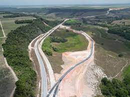 Trecho da BR-101 em Alagoas é interditado novamente após série de Acidentes: Instalação de lombadas é medida emergencial