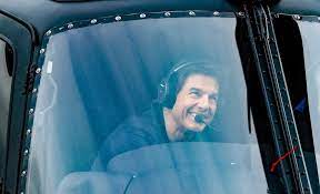 Tom Cruise retorna às filmagens de missão: Impossível e Top Gun em grande estilo