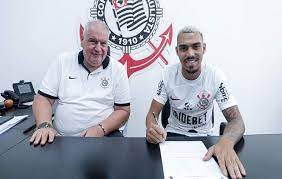 Corinthians finalmente anuncia Matheuzinho em contrato definitivo até 2028 após longa negociação