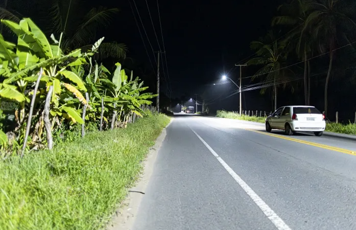 Modernização da iluminação na AL-101 Norte alcança 80% de conclusão