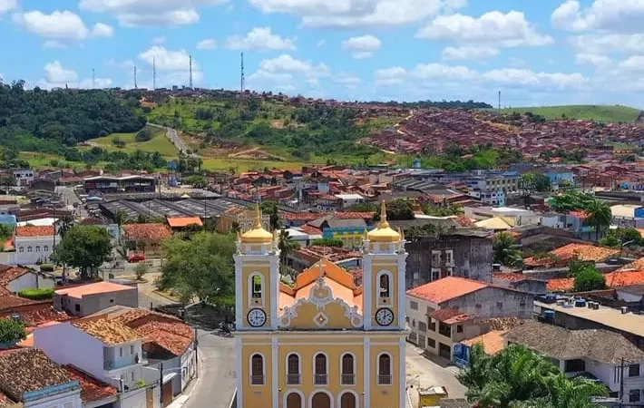 Criança de 2 anos é atropelada por motocicleta que fazia manobras perigosas