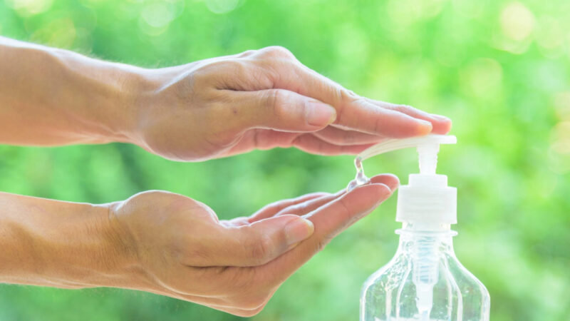 Anvisa determina fim da venda de álcool líquido 70% a partir de 30 de abril