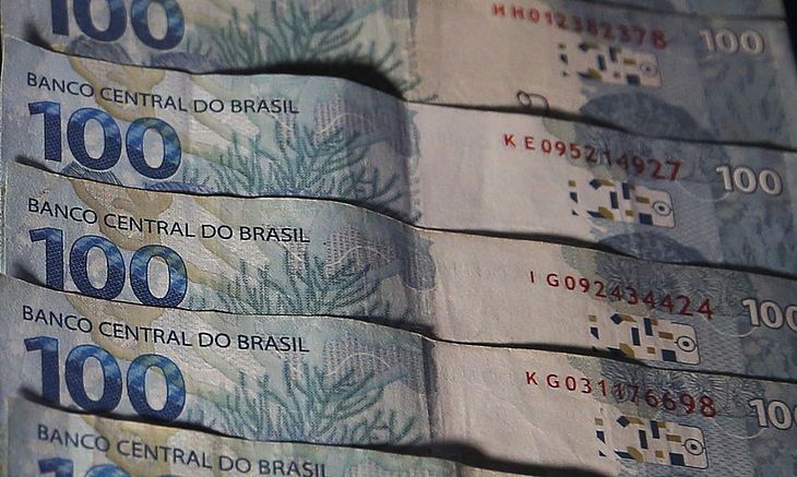Governo oficializa aumento de auxílio-alimentação para servidores federais