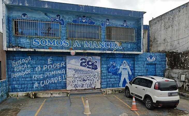 Suspeito é detido com artefatos explosivos em Maceió, dizendo que os conseguiu em sede de torcida organizada