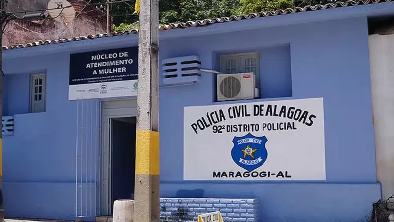 Jovem é arrastada para o mato, estuprada e esfaqueada 15 vezes